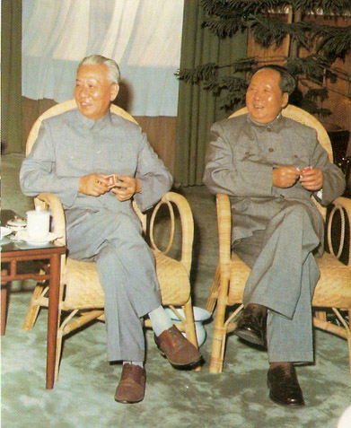 1965年7月，毛泽东、刘少奇在中南海。
